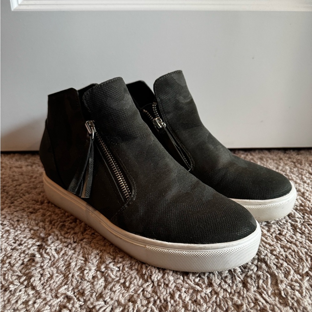 Army Green High-Top Sneakers with Zipper